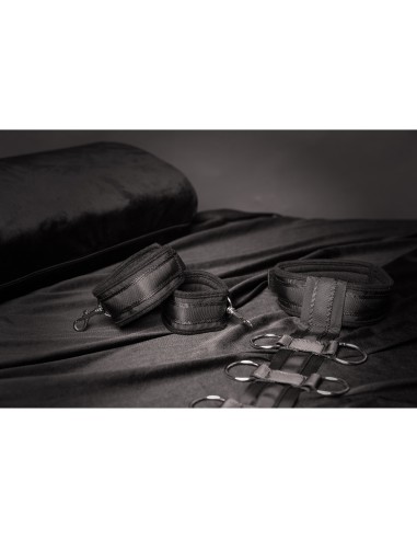 Attaches SM avec Collier et Menottes Restraint